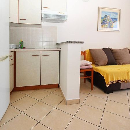 Apartments Lovincic Башка Екстер'єр фото