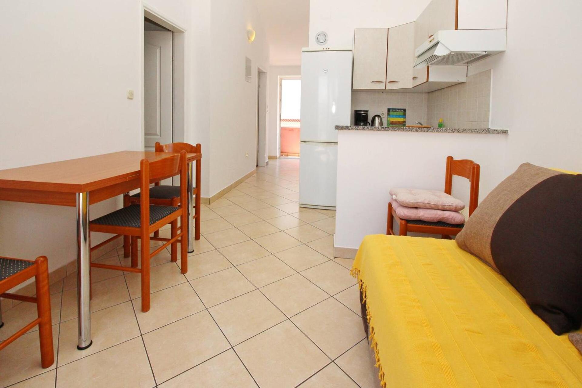 Apartments Lovincic Башка Екстер'єр фото