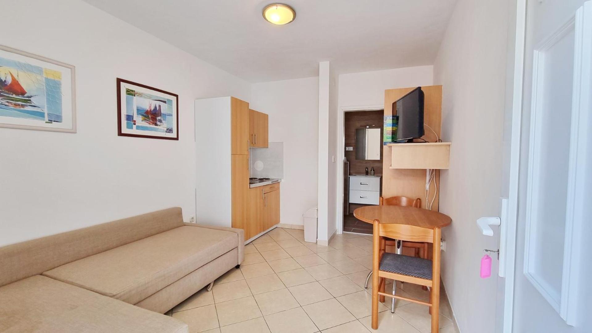 Apartments Lovincic Башка Екстер'єр фото