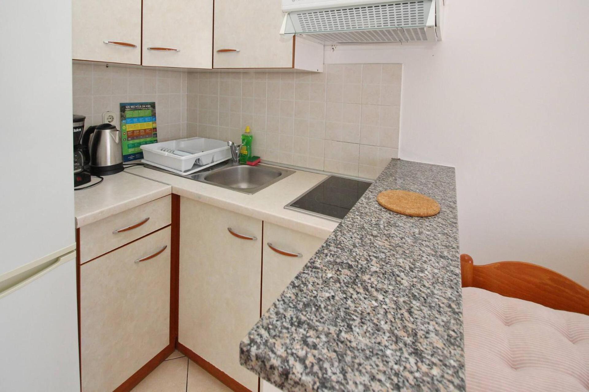 Apartments Lovincic Башка Екстер'єр фото