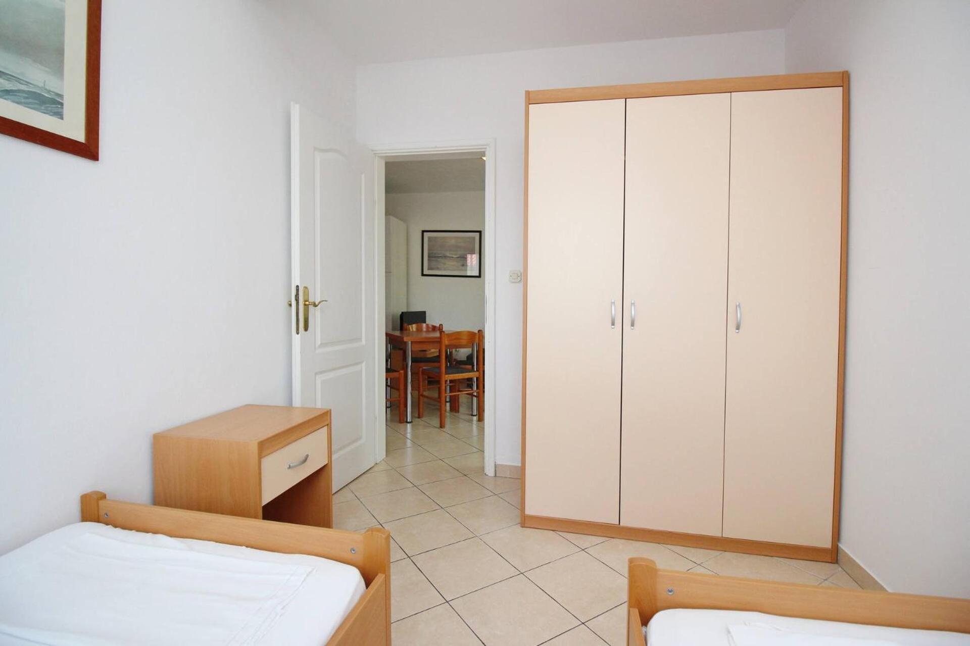 Apartments Lovincic Башка Екстер'єр фото