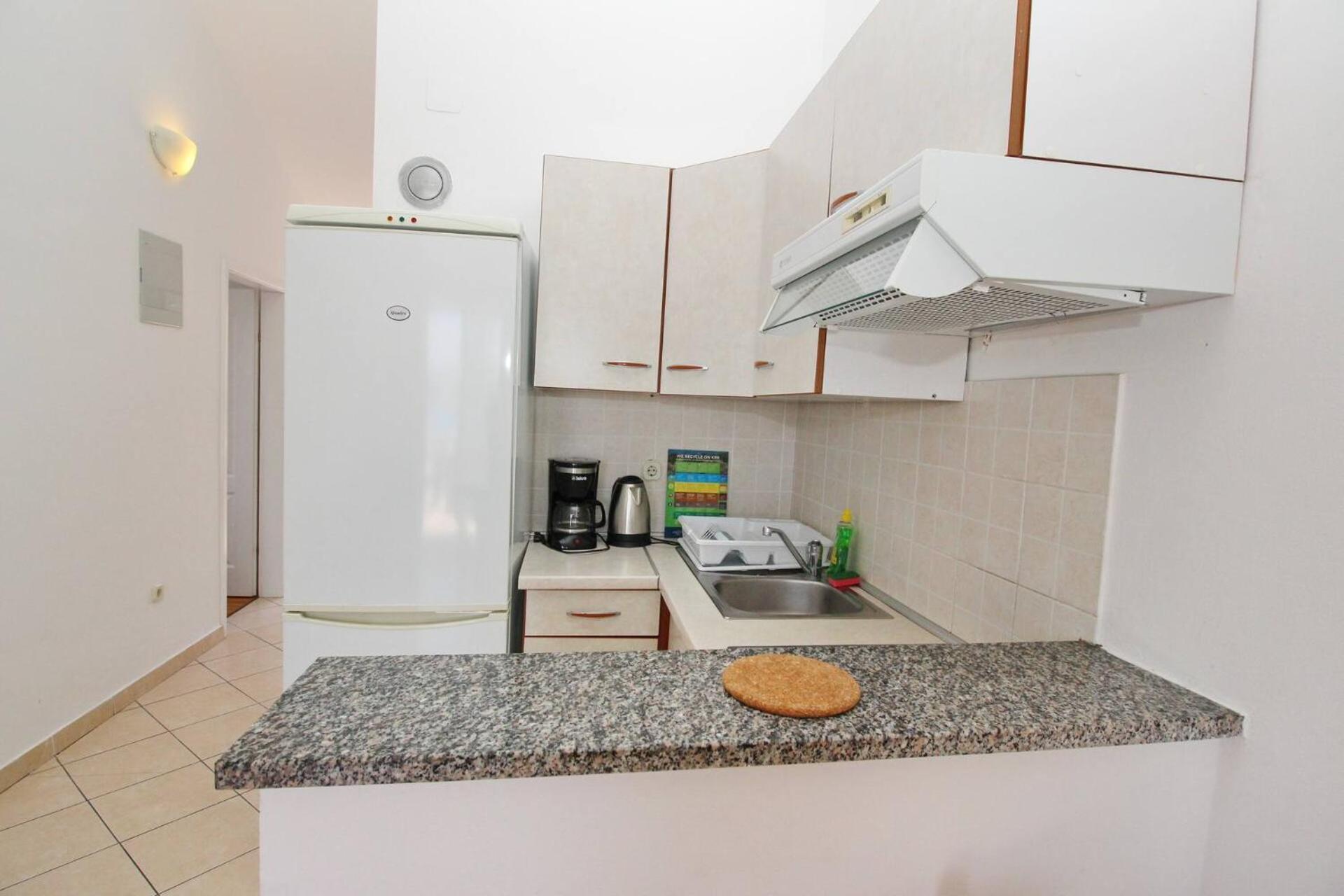 Apartments Lovincic Башка Екстер'єр фото