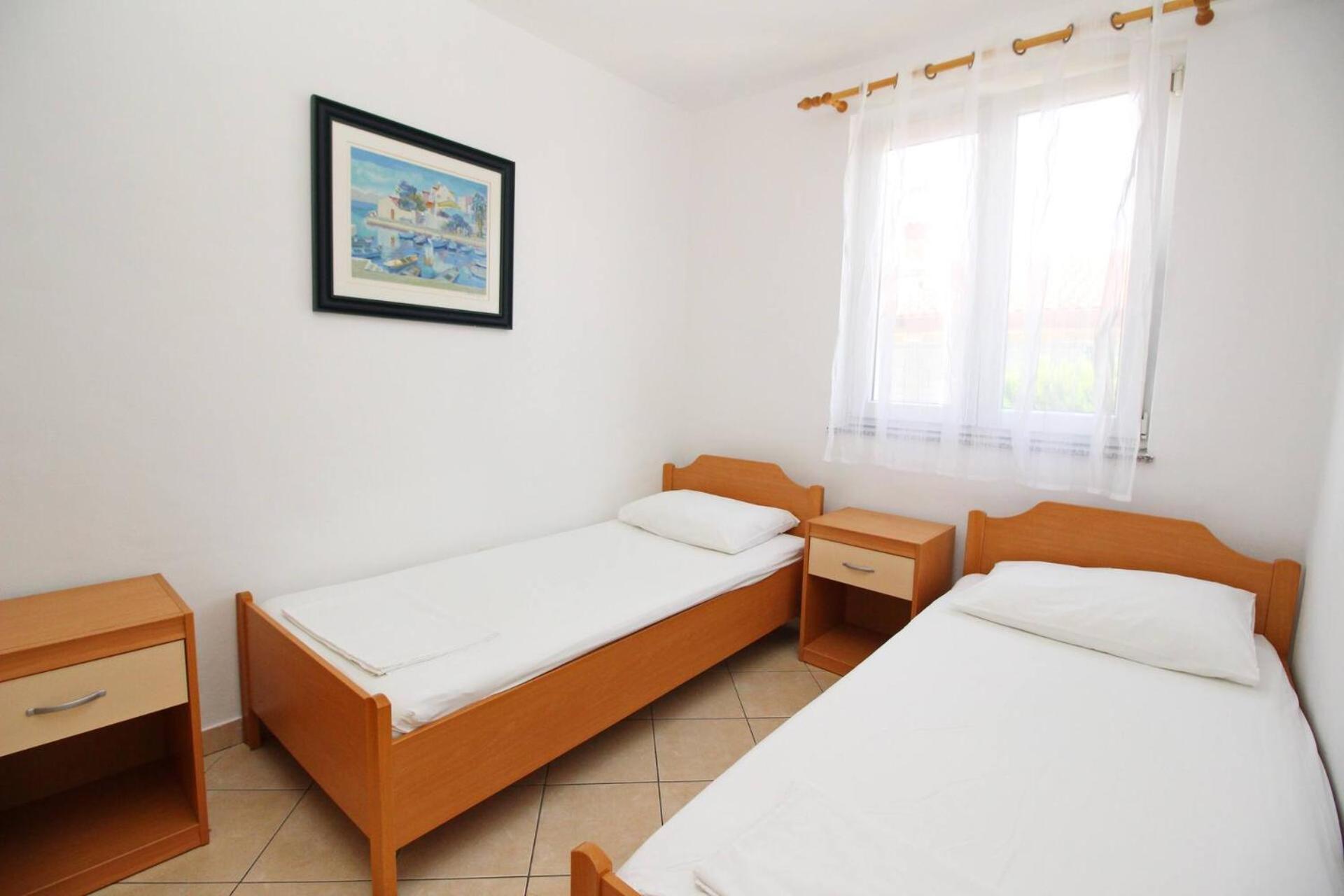 Apartments Lovincic Башка Екстер'єр фото