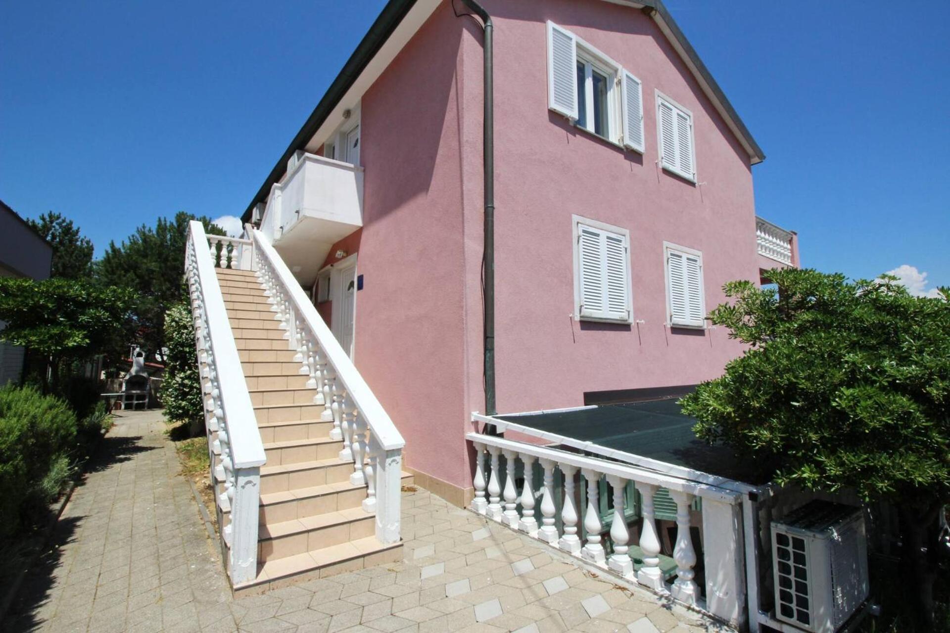 Apartments Lovincic Башка Екстер'єр фото